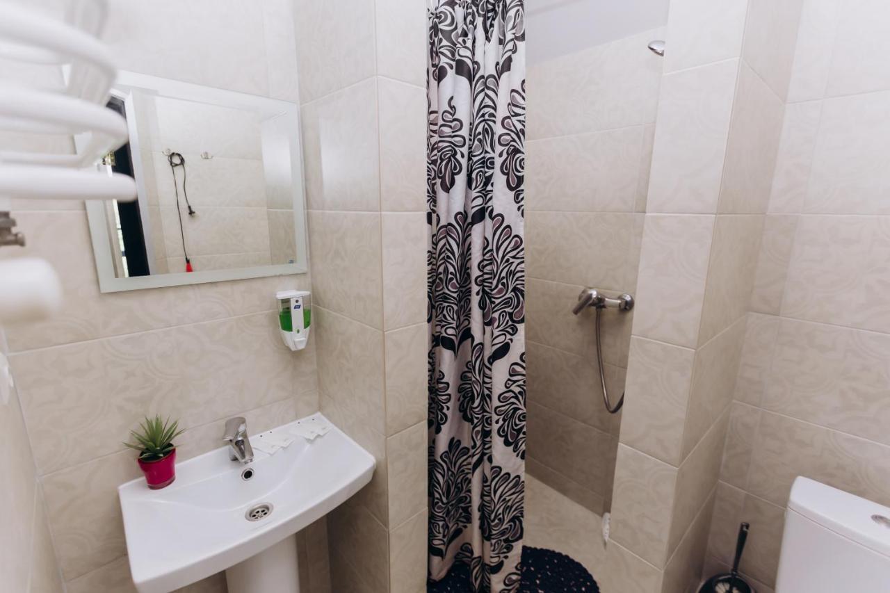 איוונו-פרנקיבסק Нові Apartments Біля Жд Вокзалу מראה חיצוני תמונה
